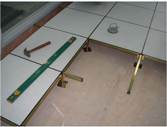 全鋼高架防靜電活動(dòng)地板及配件彈性